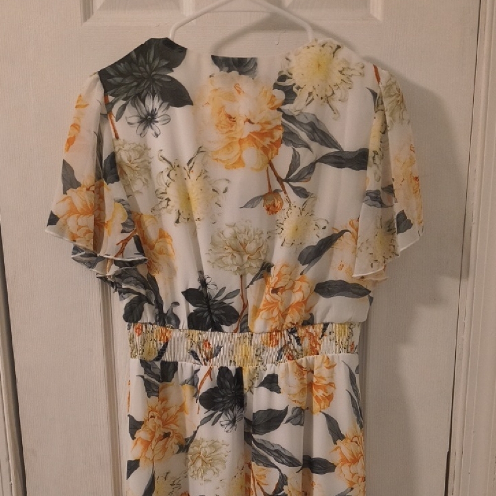 Simple Yellow and Black Floral Maxi Dress - Picture 5 of 6